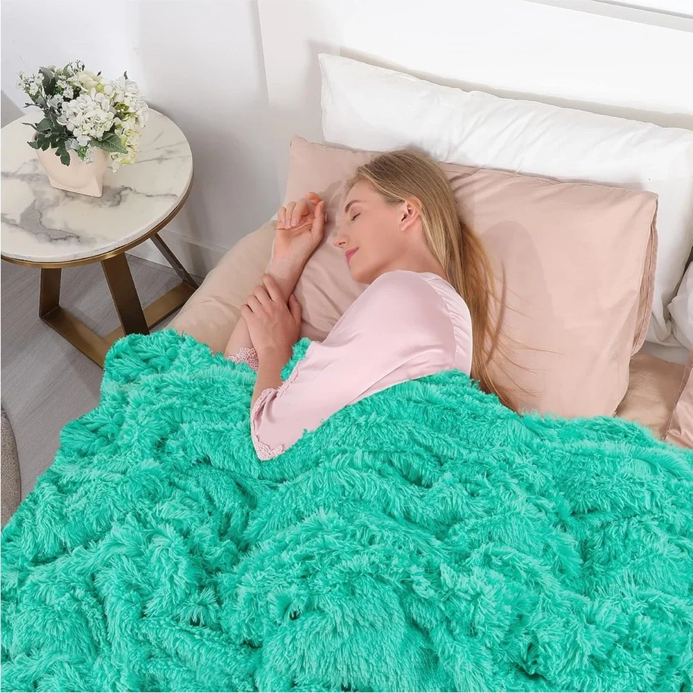 Luxurious Teal Faux Fur Twin Blanket